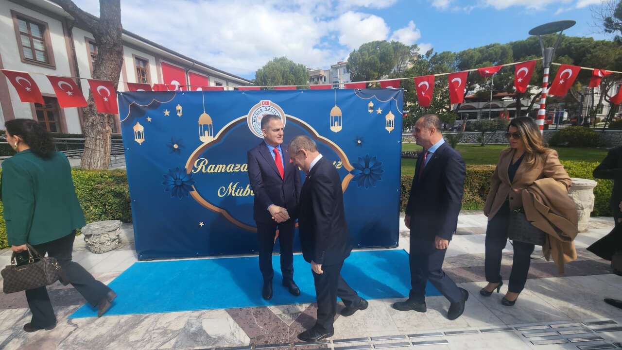 Muğla’da Protokol Bayramlaştı: Vali Akbıyık’tan Anlamlı Mesajlar 5